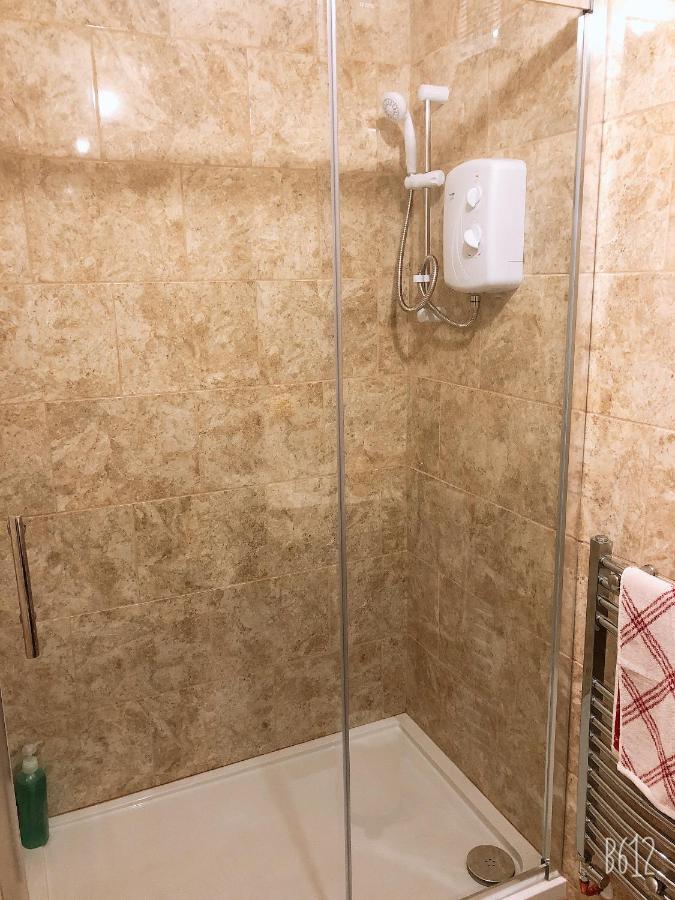 Flat 1 - Entire Modern With En-suite And Free Parking Close To Qmc, Centre & Notts Uni Apartment *