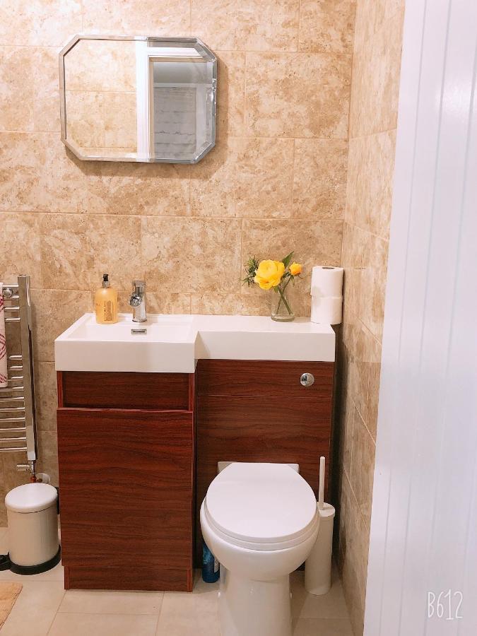 Apartment Flat 1 - Entire Modern With En-suite And Free Parking Close To Qmc, Centre & Notts Uni Nottingham